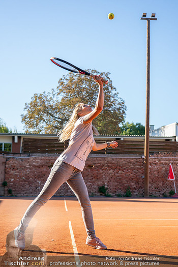 Lugner - Koubek spielen Tennis - Privattennisplatz, Wien - Sa 20.09.2025 - Simone LUGNER69
