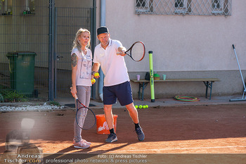 Lugner - Koubek spielen Tennis - Privattennisplatz, Wien - Sa 20.09.2025 - Stefan KOUBEK, Simone LUGNER70