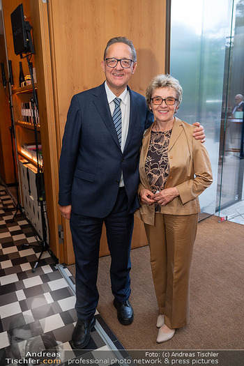 Falstaff Charity Dinner mit Wolfgang Puck - Steirereck im Stadtpark, Wien - Mo 22.09.2025 - Günter OFNER mit Ehefrau23