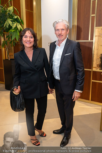 50-Jahresfeier - Hilton Vienna Hotel, Wien - Mi 24.09.2025 - Eva PÖLZL mit Freund Alfred5