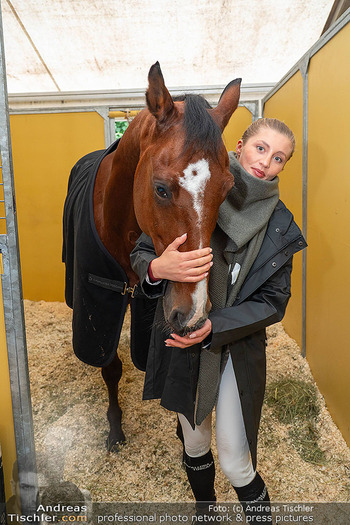 Longines global champions tour Opening - Schloss Schönbrunn, Wien - Fr 26.09.2025 - Luna SCHWEIGER mit ihrem Pferd COWI118