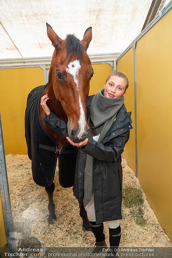 Longines global champions tour Opening - Schloss Schönbrunn, Wien - Fr 26.09.2025 - Luna SCHWEIGER mit ihrem Pferd COWI121