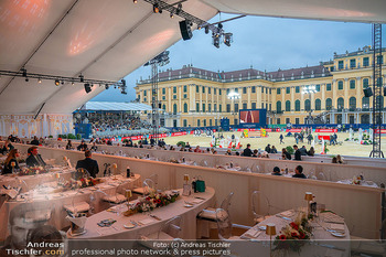 Longines global champions tour Opening - Schloss Schönbrunn, Wien - Fr 26.09.2025 -  VIP Bereich mit Blick auf Reitplatz und Schloss166