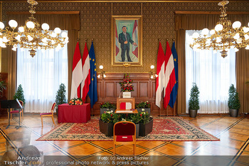 Silbernes Ehrenzeichen für Atil Kutoglu - Rathaus, Wien - Mo 29.09.2025 - Stadtsenatssitzungssaal im Wiener Rathaus vor der Ehrung5
