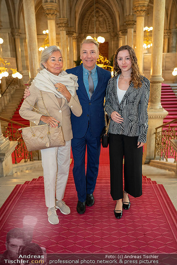 Silbernes Ehrenzeichen für Atil Kutoglu - Rathaus, Wien - Mo 29.09.2025 - 24