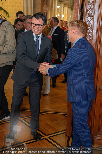 Silbernes Ehrenzeichen für Atil Kutoglu - Rathaus, Wien - Mo 29.09.2025 - 55