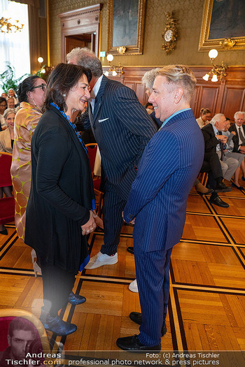 Silbernes Ehrenzeichen für Atil Kutoglu - Rathaus, Wien - Mo 29.09.2025 - 72