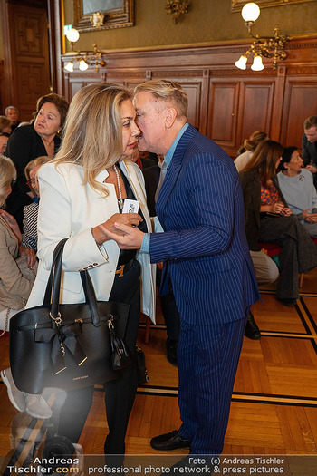 Silbernes Ehrenzeichen für Atil Kutoglu - Rathaus, Wien - Mo 29.09.2025 - 78