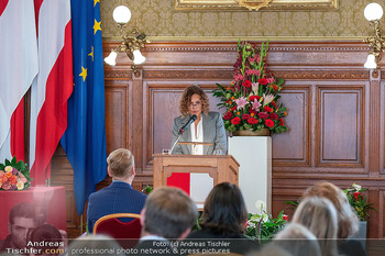 Silbernes Ehrenzeichen für Atil Kutoglu - Rathaus, Wien - Mo 29.09.2025 - Viktor LAZLO bei Laudatio96