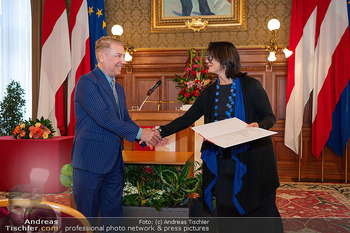Silbernes Ehrenzeichen für Atil Kutoglu - Rathaus, Wien - Mo 29.09.2025 - Atil KUTOGLU, Veronica KAUP-HASLER99