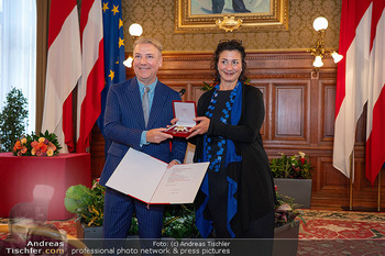 Silbernes Ehrenzeichen für Atil Kutoglu - Rathaus, Wien - Mo 29.09.2025 - Atil KUTOGLU, Veronica KAUP-HASLER105