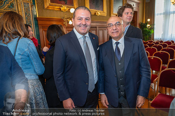 Silbernes Ehrenzeichen für Atil Kutoglu - Rathaus, Wien - Mo 29.09.2025 - Leo LUGNER, Ozan CEYHUN (Türkischer Botschafter)127