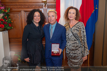 Silbernes Ehrenzeichen für Atil Kutoglu - Rathaus, Wien - Mo 29.09.2025 - Konstanze BREITEBNER, Barbara WUSSOW, Atil KUTOGLU130