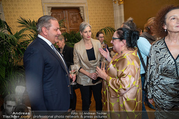 Silbernes Ehrenzeichen für Atil Kutoglu - Rathaus, Wien - Mo 29.09.2025 - Leo LUGNER im Gespräch mit Maria HAPPEL140
