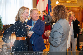 Silbernes Ehrenzeichen für Atil Kutoglu - Rathaus, Wien - Mo 29.09.2025 - Ariane MEINL, Atil KUTOGLU, Viktor LAZLO144