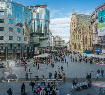 Goldenes Ehrenzeichen für Donka Angatscheva - Bucherer, Wien - Di 30.09.2025 - Ausblick auf den Stephansplatz mit Haas-Haus und Stephansdom2