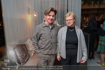 Atil Kutoglu Fashionshow - Le Meridien, Wien - Mi 01.10.2025 - Yuri REVICH mit Mutter36