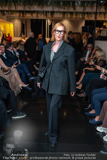 Atil Kutoglu Fashionshow - Le Meridien, Wien - Mi 01.10.2025 - Nicole BEUTLER43