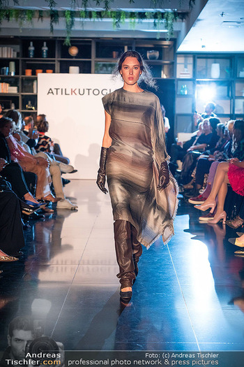 Atil Kutoglu Fashionshow - Le Meridien, Wien - Mi 01.10.2025 - 58