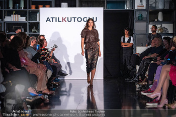 Atil Kutoglu Fashionshow - Le Meridien, Wien - Mi 01.10.2025 - 69