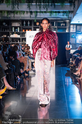 Atil Kutoglu Fashionshow - Le Meridien, Wien - Mi 01.10.2025 - Modenschau, Laufsteg, Models, Model82