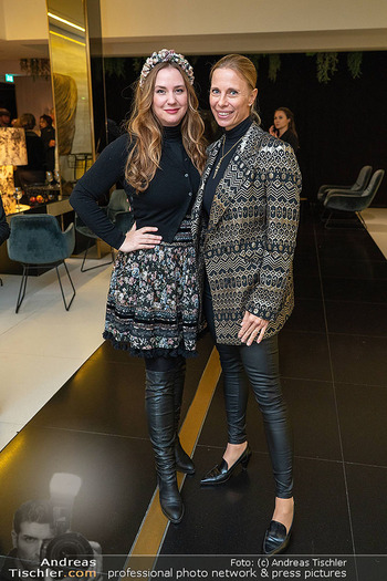 Atil Kutoglu Fashionshow - Le Meridien, Wien - Mi 01.10.2025 - Niki  OSL, Gloria TRAXL154