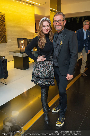 Atil Kutoglu Fashionshow - Le Meridien, Wien - Mi 01.10.2025 - Niki OSL mit Freund hat alles auggenommen155