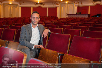 Premiere ´Kunst´ - Stadttheater Berndorf - Do 02.10.2025 - Jürgen SCHRÖNKHAMMER (Bürgermeister Berndorf)15