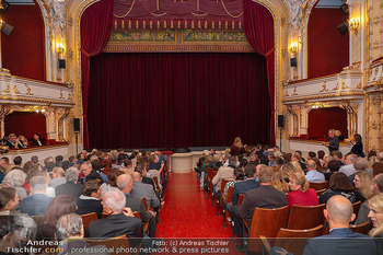 Premiere ´Kunst´ - Stadttheater Berndorf - Do 02.10.2025 - 72