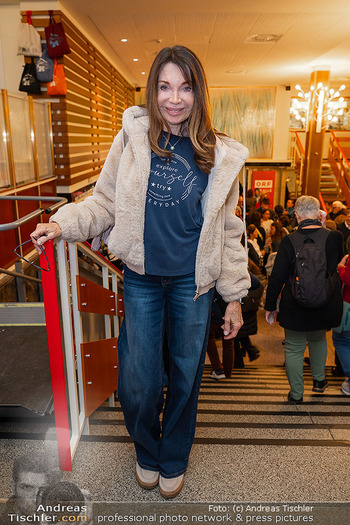 Kinopremiere ´Girls and Gods´ - Gartenbaukino Wien - Mo 06.10.2025 - Ingrid RIEGLER21