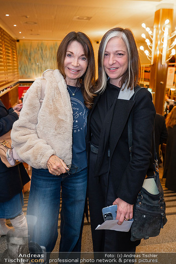 Kinopremiere ´Girls and Gods´ - Gartenbaukino Wien - Mo 06.10.2025 - Ingrid RIEGLER, Verena SOLITZ24