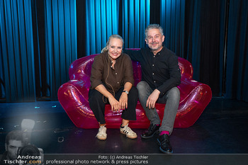 Kabarettpremiere ´Der Lack ist ab´ - CasaNova, Wien - Di 07.10.2025 - Verena SCHEITZ, Tom SCHREIWEIS2