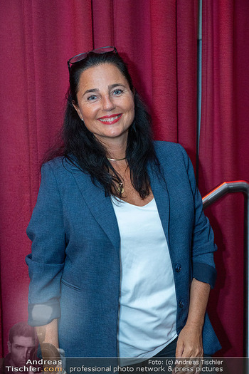 Kabarettpremiere ´Der Lack ist ab´ - CasaNova, Wien - Di 07.10.2025 - Nadja MALEH (Portrait)10