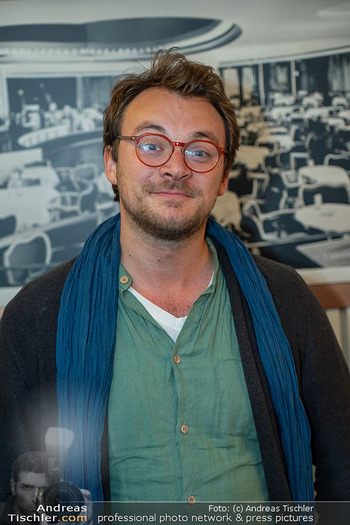 Kabarettpremiere ´Der Lack ist ab´ - CasaNova, Wien - Di 07.10.2025 - Max FISCHNALLER (Portrait)30