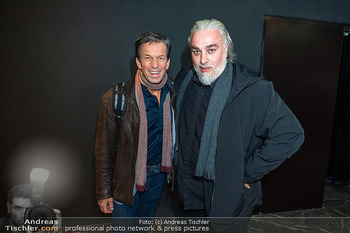 Kabarettpremiere ´Der Lack ist ab´ - CasaNova, Wien - Di 07.10.2025 - Martin FERDINY, Georgij MAKAZARIA34