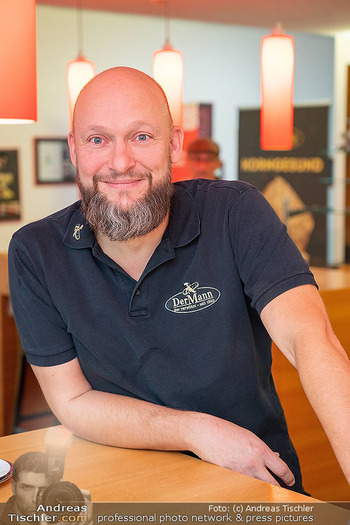 Pro Juventute Promi-backen - DerMann Brotway, Wien - Mi 08.10.2025 - Michael MANN (Portrait)5