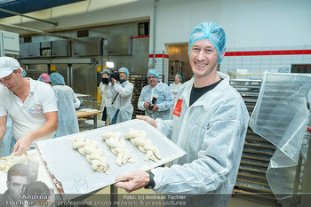Pro Juventute Promi-backen - DerMann Brotway, Wien - Mi 08.10.2025 - Lucas BABUDER (Sieger)20