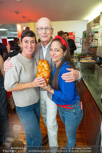 Pro Juventute Promi-backen - DerMann Brotway, Wien - Mi 08.10.2025 - Kurt MANN, Caroline ATHANASIADIS, Adriana ZARTL39