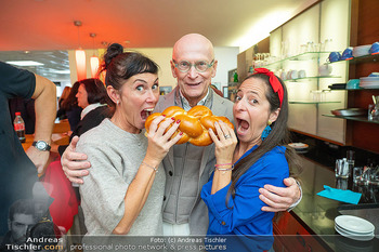 Pro Juventute Promi-backen - DerMann Brotway, Wien - Mi 08.10.2025 - Kurt MANN, Caroline ATHANASIADIS, Adriana ZARTL41