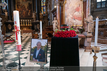 Trauerzeremonie Harald Serafin - Stephansdom, Wien - Mi 08.10.2025 - Urne von Harald SERAFIN9