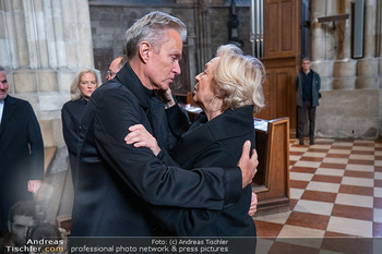 Trauerzeremonie Harald Serafin - Stephansdom, Wien - Mi 08.10.2025 - Ingeborg SERAFIN, Alfons HAIDER30
