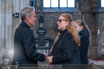 Trauerzeremonie Harald Serafin - Stephansdom, Wien - Mi 08.10.2025 - Alfons HAIDER, Martina SERAFIN31
