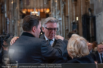 Trauerzeremonie Harald Serafin - Stephansdom, Wien - Mi 08.10.2025 - Thomas HAMPSON, Ingeborg und Daniel SERAFIN61