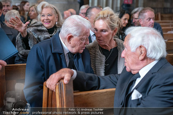 Trauerzeremonie Harald Serafin - Stephansdom, Wien - Mi 08.10.2025 - Franz VRANITZKY mit Tochter Claudia, Ioan HOLENDER112