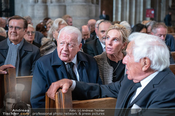 Trauerzeremonie Harald Serafin - Stephansdom, Wien - Mi 08.10.2025 - Franz VRANITZKY mit Tochter Claudia, Ioan HOLENDER113