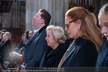 Trauerzeremonie Harald Serafin - Stephansdom, Wien - Mi 08.10.2025 - Familie Ingeborg SERAFIN mit Sohn Daniel und Tochter Martina141