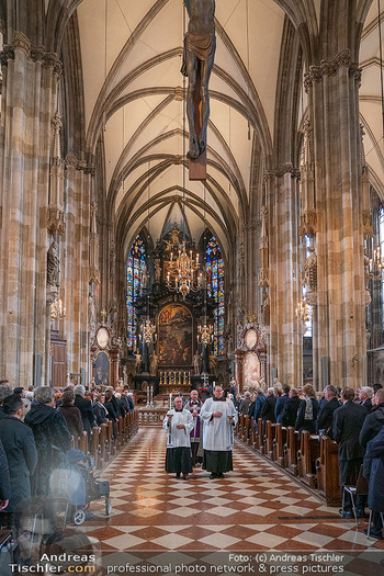 Trauerzeremonie Harald Serafin - Stephansdom, Wien - Mi 08.10.2025 - Trauergäste, Zuschauer, Publikum, Öffentliches Interesse159