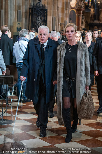 Trauerzeremonie Harald Serafin - Stephansdom, Wien - Mi 08.10.2025 - Franz VRANITZKY mit Tochter Claudia166