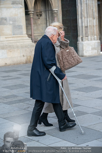 Trauerzeremonie Harald Serafin - Stephansdom, Wien - Mi 08.10.2025 - Franz VRANITZKY mit Tochter Claudia174