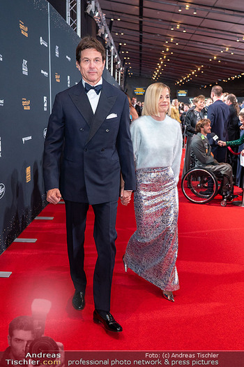 Lotterien Sporthilfe Gala - Stadthalle, Wien - Mi 08.10.2025 - Toto WOLFF mit Ehefrau Susie WOLFF36